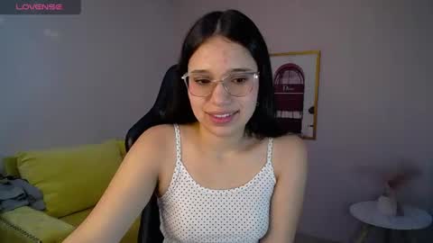 Snapshot of lia_rose_ch chatting on June 24, 12:26 pm lia_rose_ch online show from June 24, 12:26 pm