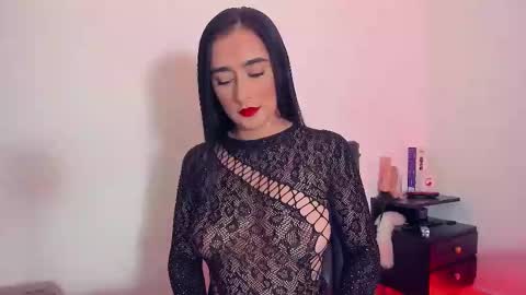 Snapshot of lia_sharlote chatting on March 5, 9:16 am Sharlote online show from March 5, 9:16 am