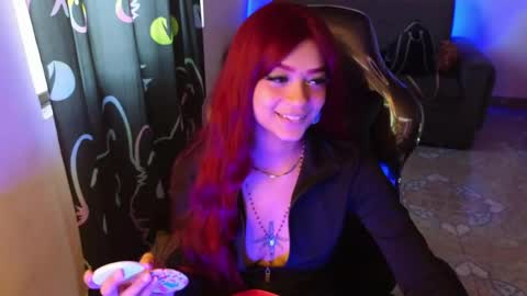 lia_varel online show from May 4, 1:18 pm