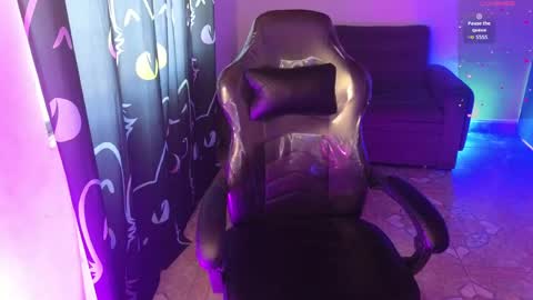 lia_varel online show from May 12, 2:25 pm