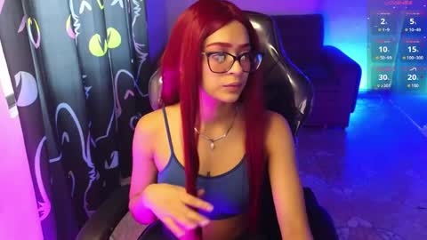 lia_varel online show from May 16, 1:54 pm