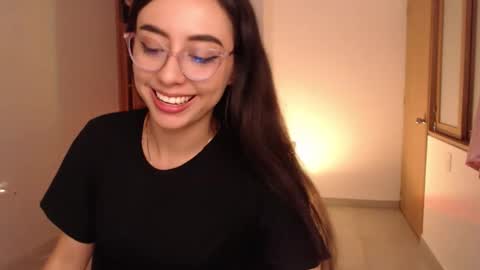   lia  online show from February 7, 12:03 am