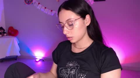   lia  online show from April 7, 2:23 am