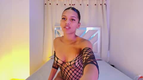Snapshot of liaa_taylor1 chatting on March 27, 1:44 am Lia online show from March 27, 1:44 am