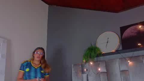 Snapshot of liaamoretti__ chatting on July 4, 2:40 am L I A online show from July 4, 2:40 am