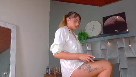 Snapshot of liaamoretti__ chatting on July 7, 3:09 am L I A online show from July 7, 3:09 am