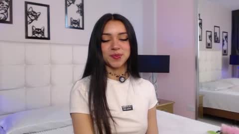 Snapshot of liabunny_ chatting on July 29, 7:23 pm Lia 3 online show from July 29, 7:23 pm