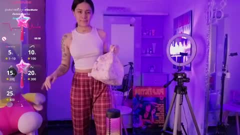 Snapshot of liabutera chatting on April 7, 10:42 pm Lia Butera online show from April 7, 10:42 pm