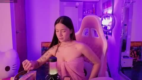 Snapshot of liabutera chatting on May 1, 11:09 pm Lia Butera online show from May 1, 11:09 pm