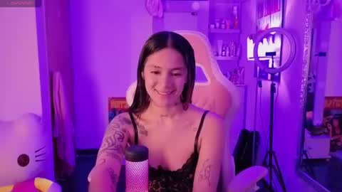 Snapshot of liabutera chatting on June 9, 8:53 pm Lia Butera online show from June 9, 8:53 pm