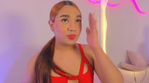 Snapshot of liacampbell__ chatting on April 28, 8:36 pm La online show from April 28, 8:36 pm