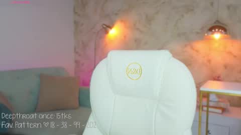 Lia Cox online show from December 14, 3:34 am