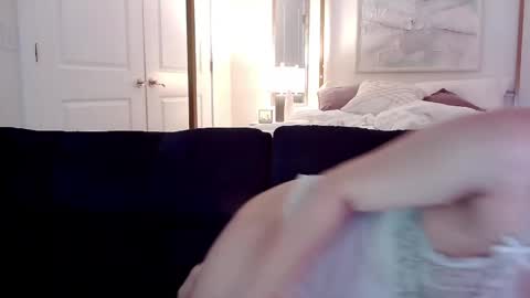 Lia Divina online show from May 26, 4:19 am