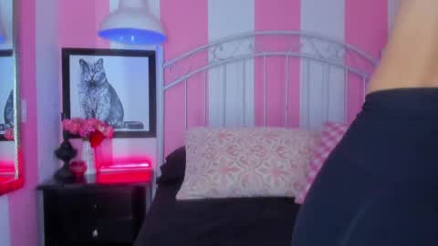 Snapshot of liah_grey8 chatting on April 8, 9:15 pm ---Liah--- online show from April 8, 9:15 pm