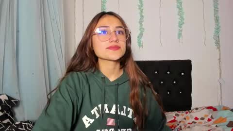 Liah  online show from May 17, 3:59 am