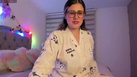 Snapshot of liahkimi chatting on February 21, 3:29 am Lia online show from February 21, 3:29 am