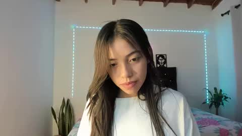 Snapshot of liakent24 chatting on December 3, 7:32 am Lia Kent online show from December 3, 7:32 am