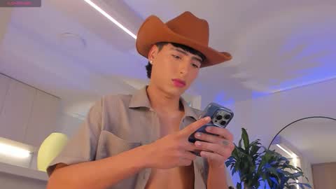 Snapshot of liam_055 chatting on February 9, 12:31 pm Liam online show from February 9, 12:31 pm