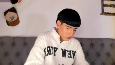 Snapshot of liam_055 chatting on May 9, 9:42 pm Liam online show from May 9, 9:42 pm