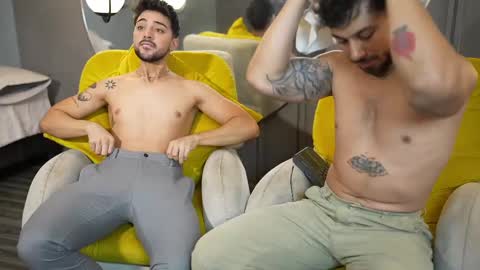 Snapshot of liam_and_luca chatting on February 16, 6:32 pm Liam Luca online show from February 16, 6:32 pm