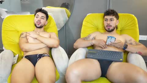 Snapshot of liam_and_luca chatting on February 16, 9:38 pm Liam Luca online show from February 16, 9:38 pm