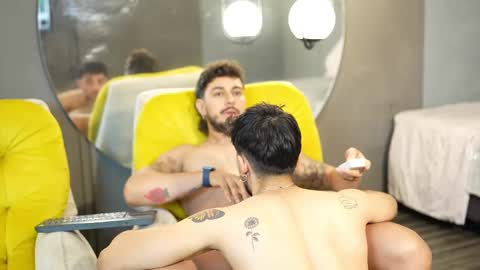 Snapshot of liam_and_luca chatting on February 19, 9:58 pm Liam Luca online show from February 19, 9:58 pm