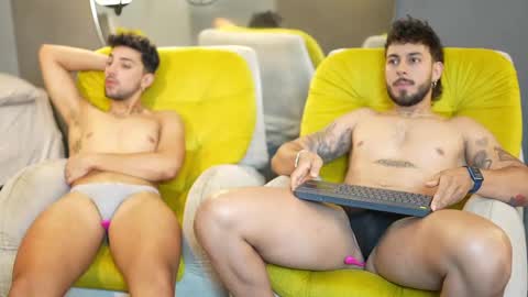 Snapshot of liam_and_luca chatting on February 21, 8:16 pm Liam Luca online show from February 21, 8:16 pm