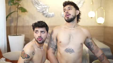 Snapshot of liam_and_luca chatting on February 27, 4:21 pm Liam Luca online show from February 27, 4:21 pm