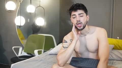 Snapshot of liam_and_luca chatting on March 9, 8:42 pm Liam Luca online show from March 9, 8:42 pm