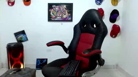 Andres online show from April 12, 9:31 pm