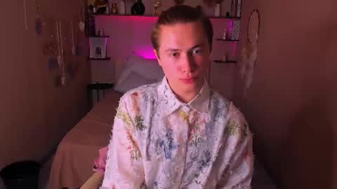 Snapshot of liam_crown chatting on November 13, 11:20 am Liam online show from November 13, 11:20 am