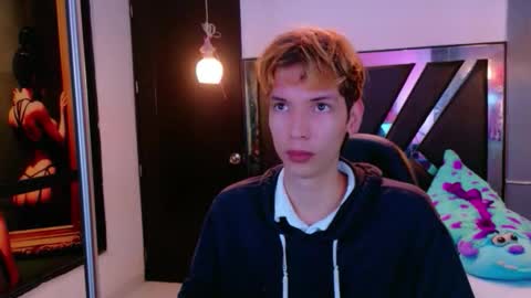 liam_green1 online show from February 7, 12:20 pm