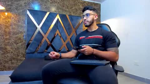 LIAM KLEIN online show from September 25, 11:25 am