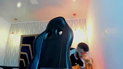 LIAM KLEIN online show from February 10, 11:14 am