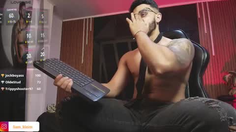 LIAM KLEIN online show from April 10, 5:28 pm