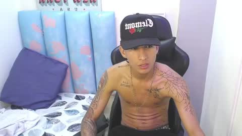 Snapshot of liam_play chatting on May 15, 3:24 am LIAM online show from May 15, 3:24 am