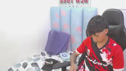 Snapshot of liam_play chatting on May 23, 12:20 pm LIAM online show from May 23, 12:20 pm
