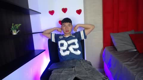 Snapshot of liam_sean chatting on February 22, 12:15 pm Liam online show from February 22, 12:15 pm