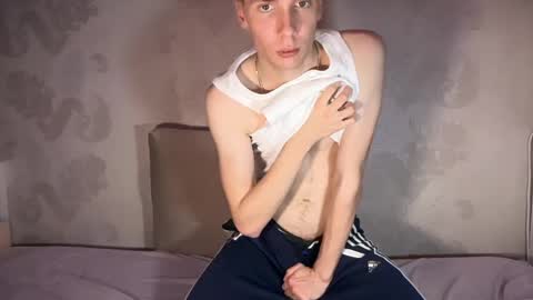 Snapshot of liam_shadow chatting on May 28, 1:19 pm Liam Shadow online show from May 28, 1:19 pm