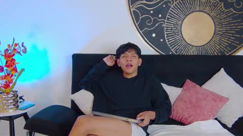 Liam online show from February 19, 7:43 pm