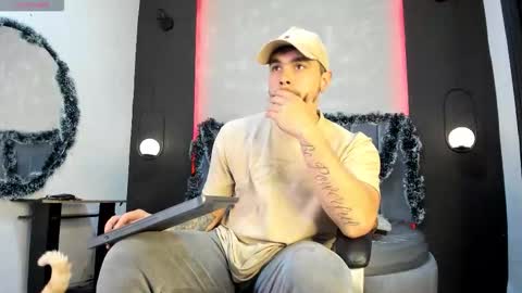 Liam online show from December 19, 7:32 pm