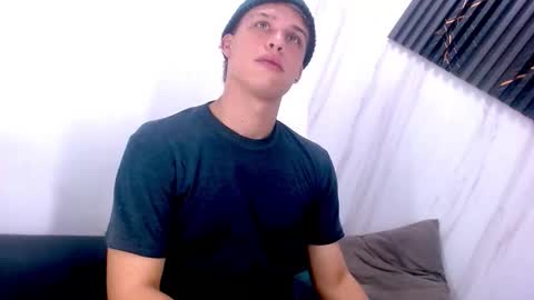 liam_york online show from February 24, 5:22 pm