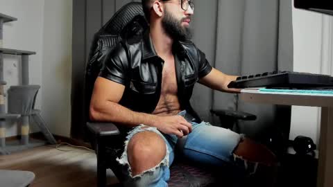 Liam online show from February 28, 9:58 am