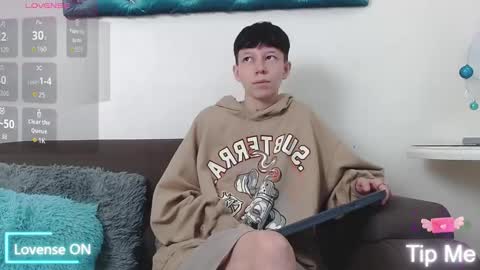 Liam  online show from December 1, 7:08 pm