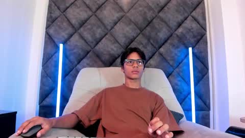 Snapshot of liamkron chatting on May 14, 11:06 am Liam twink big dick online show from May 14, 11:06 am