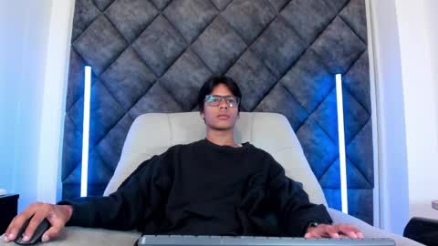 Snapshot of liamkron chatting on May 15, 10:55 am Liam twink big dick online show from May 15, 10:55 am