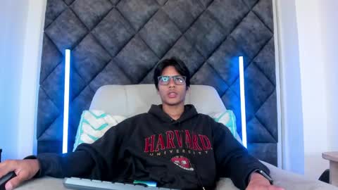 Snapshot of liamkron chatting on May 18, 10:43 am Liam twink big dick online show from May 18, 10:43 am