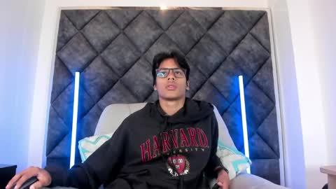 Snapshot of liamkron chatting on May 20, 11:16 am Liam twink big dick online show from May 20, 11:16 am