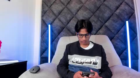 Snapshot of liamkron chatting on May 22, 10:54 am Liam twink big dick online show from May 22, 10:54 am