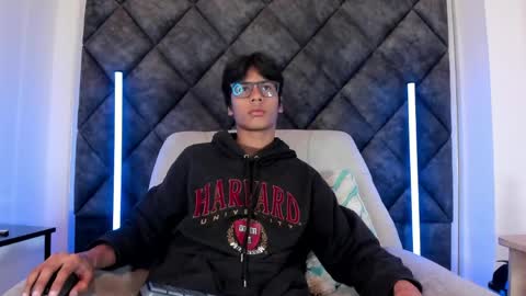 Snapshot of liamkron chatting on May 24, 11:04 am Liam twink big dick online show from May 24, 11:04 am